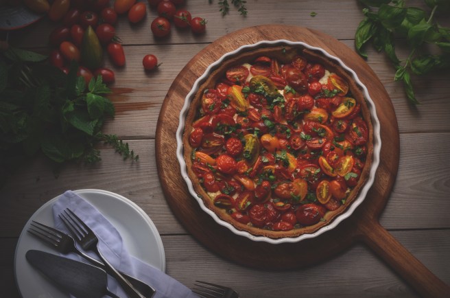 cherry tomato tart with pesto and ricotta | conifères & feuillus