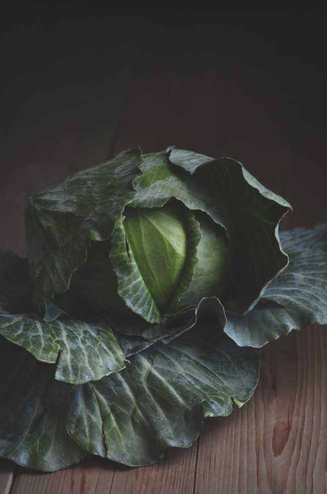 indian-spiced cabbage with tomatoes and green peas | conifères & feuillus