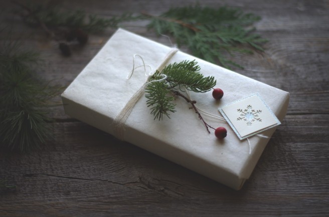 winter-inspired gift wrapping | conifères & feuillus