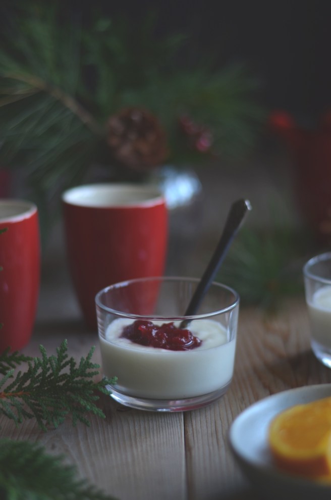 cranberry sauce + yogurt | conifères & feuillus