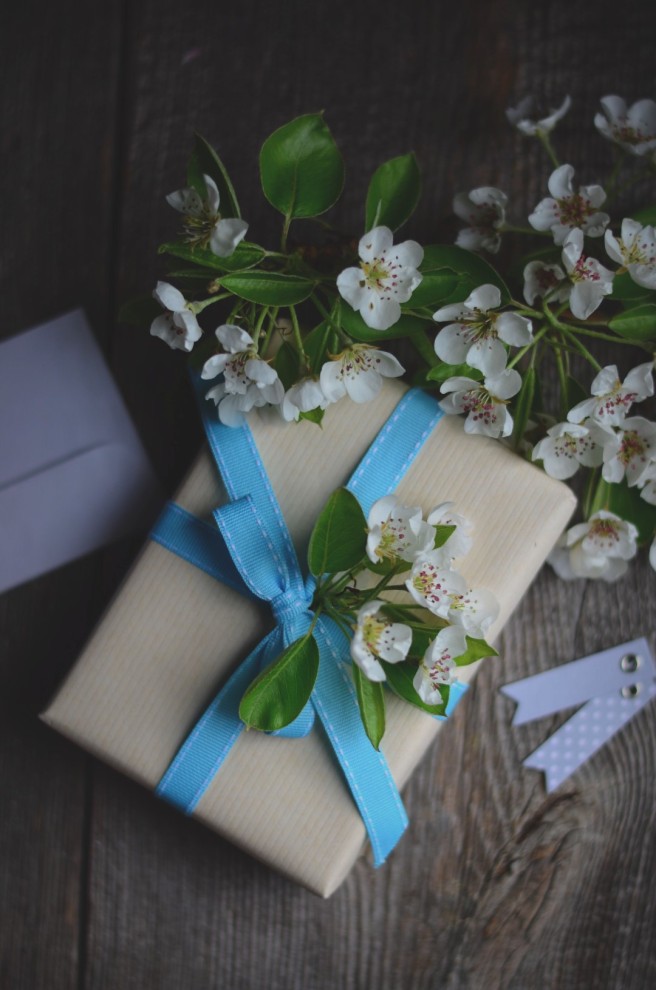 spring gift wrapping inspiration | conifères & feuillus