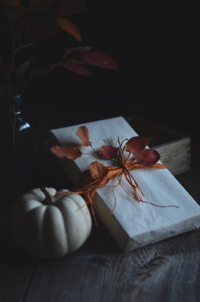 Autumn gift wrapping inspiration | conifères & feuillus