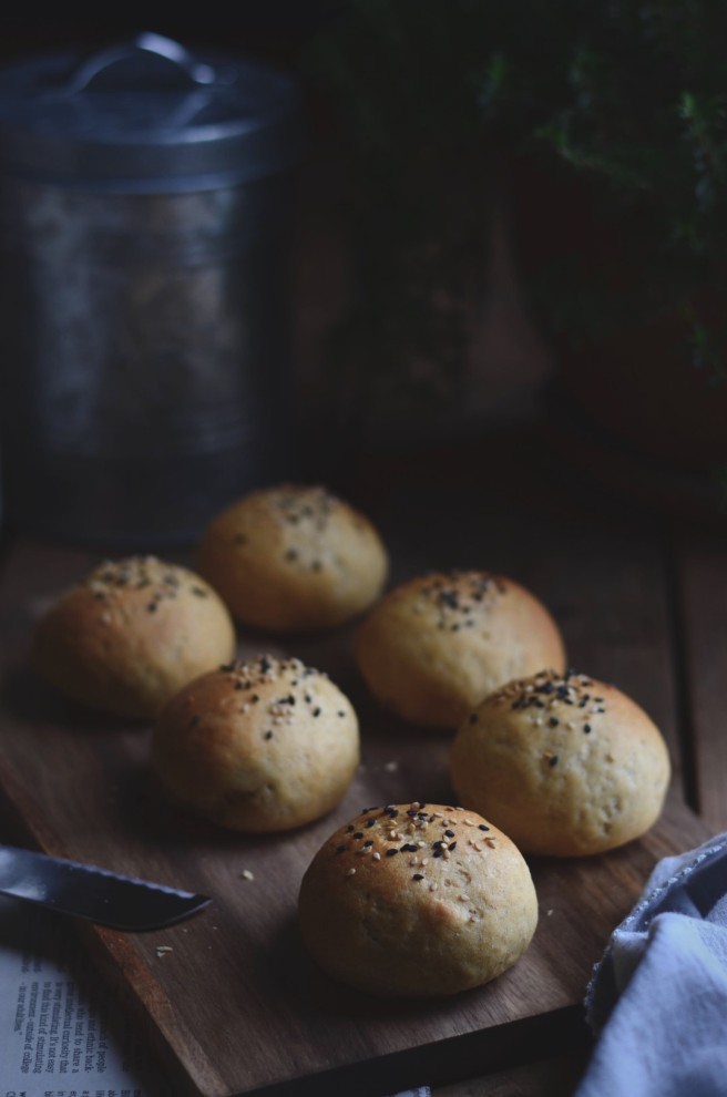 Easy Homemade Whole Wheat Dinner Rolls | conifères & feuillus