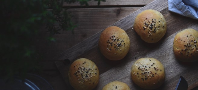 Easy Homemade Whole Wheat Dinner Rolls | conifères & feuillus