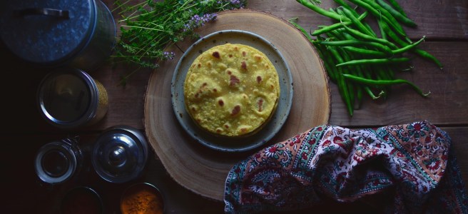dal ki roti (roti made with cooked yellow mung beans) | conifères & feuillus