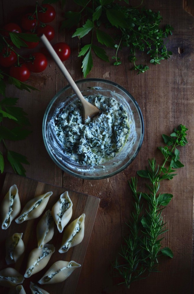 spinach and ricotta stuffed pasta shells | conifères & feuillus